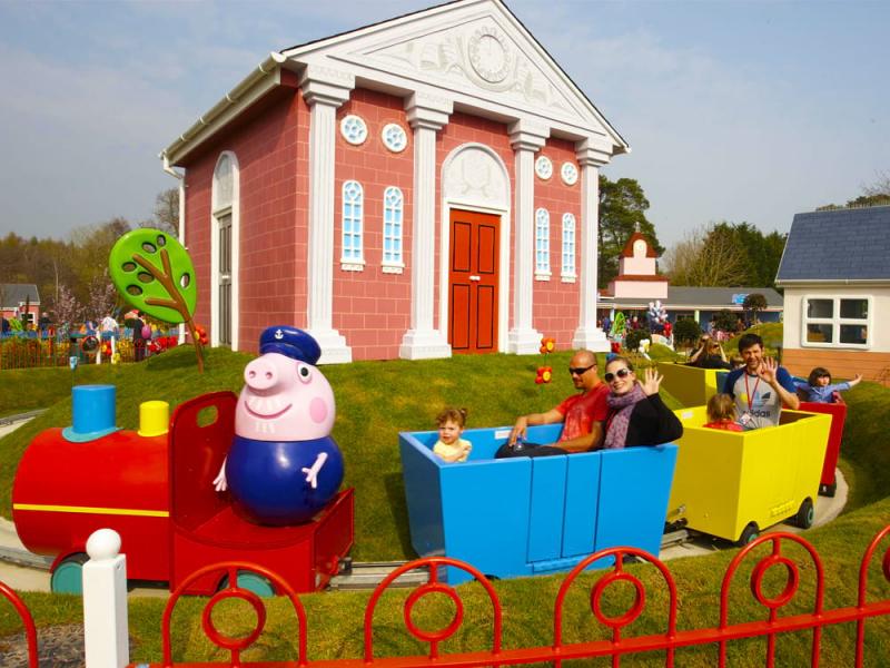 Grandpa Pig's Little Train Ride in Peppa Pig World at Paultons Park