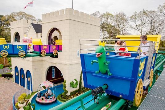 The Queen's Flying Coach Ride at Peppa Pig World