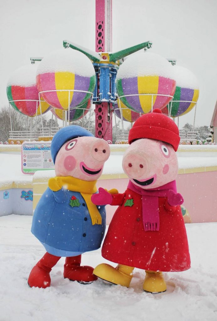 Peppa and George at Christmas with snow